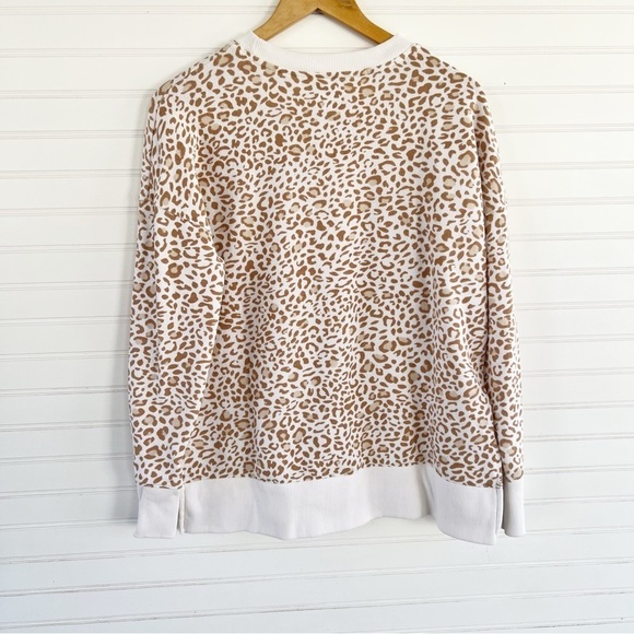 Animal print sweater Size Medium - Picture 2 of 10